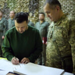 Ουκρανία: Ο Ζελένσκι επισκέφθηκε την πρώτη γραμμή εν μέσω φημολογίας για απομάκρυνση του στρατηγού Ζαλούζνι