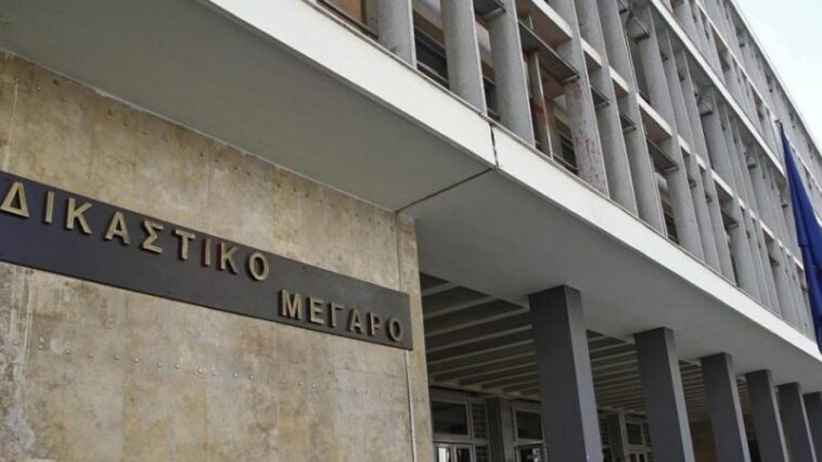 Φάκελος- βόμβα στα δικαστήρια Θεσσαλονίκης: Μεταλλικά αντικείμενα κίνησαν υποψίες – Έμεινε επί δέκα μέρες πάνω σε ένα γραφείο